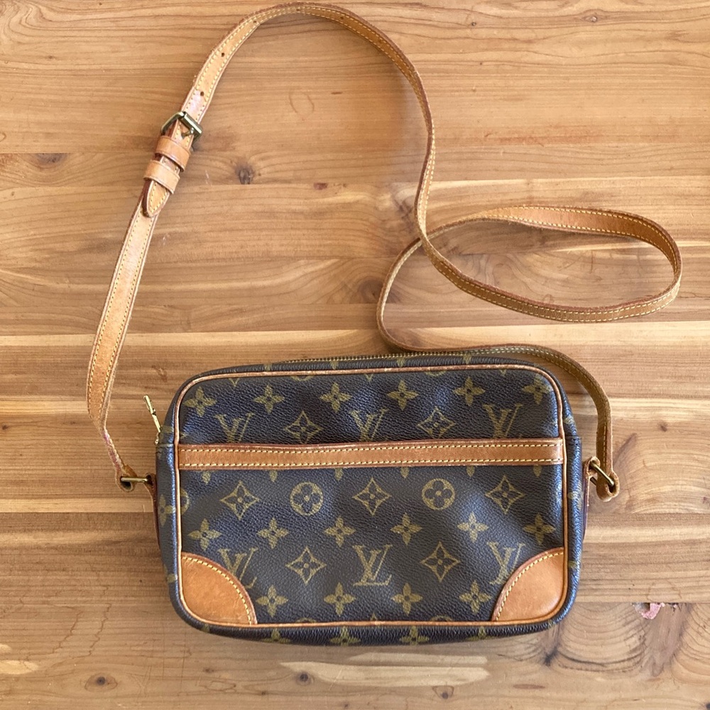 Louis Vuitton Trocadero 23 Monogram Crossbody Bag